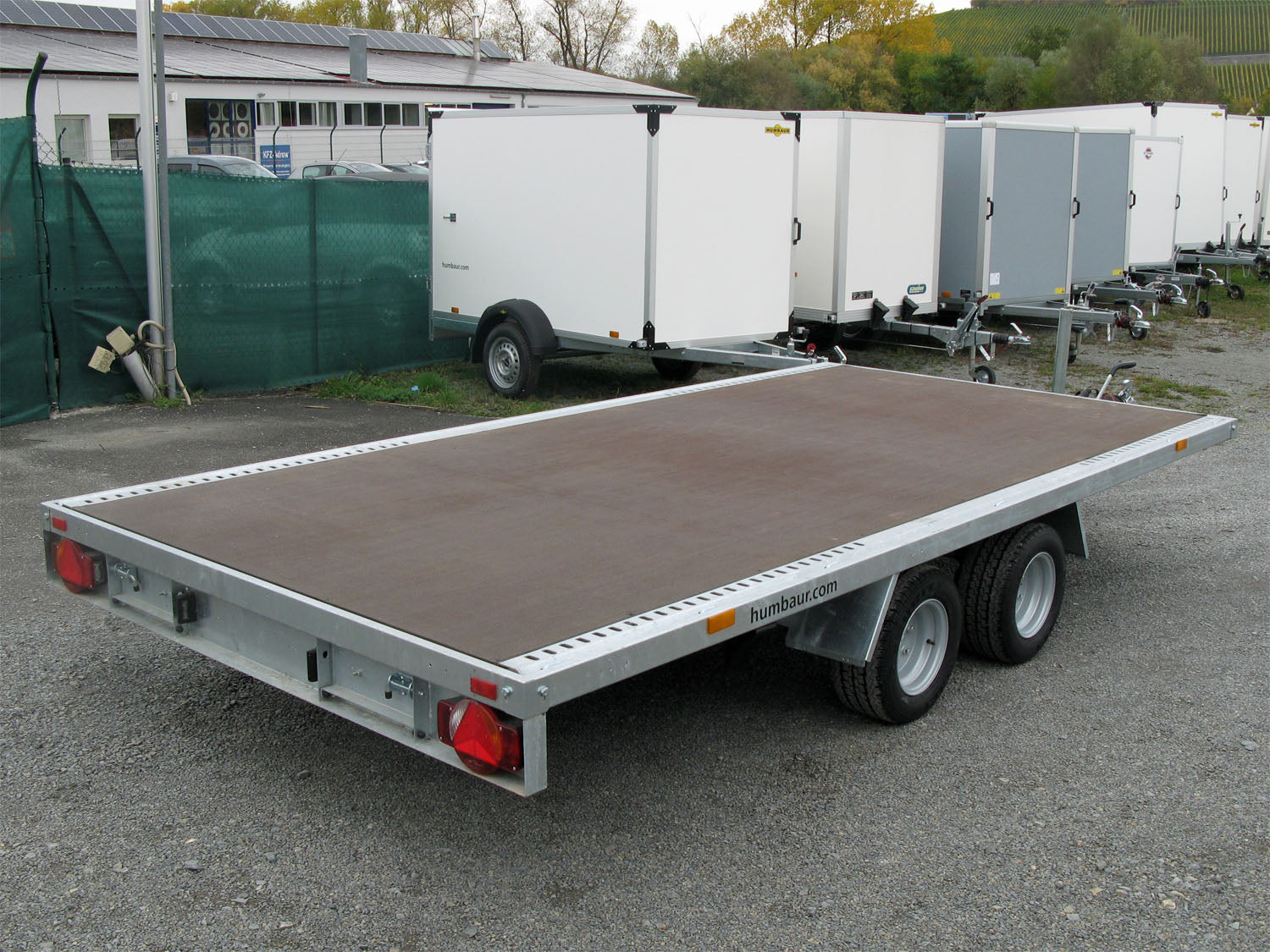 Humbaur Universal 3000 Seilwinde und Auffahrbohlen – Bild 6