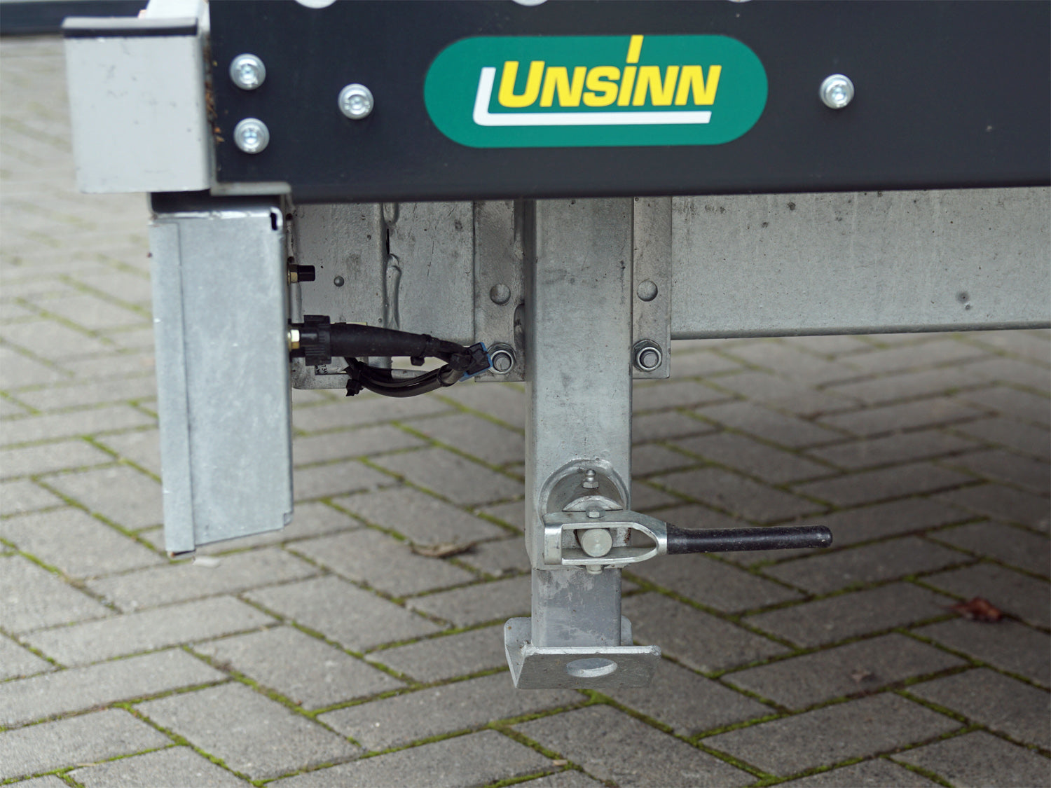 Unsinn UF 3617-18-13 Auffahrschienen und Winde – Bild 4